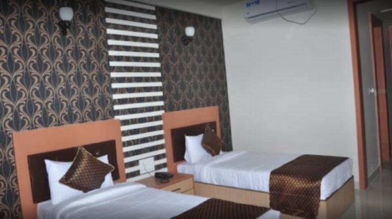 Hotel Bns International Sasarām エクステリア 写真