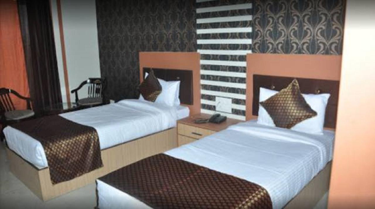 Hotel Bns International Sasarām エクステリア 写真